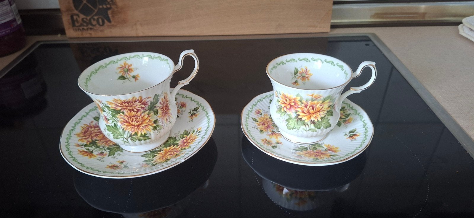 Queens Fine Bone China kop en schotels - Chrysanthemum, Antiek en Kunst, Ophalen