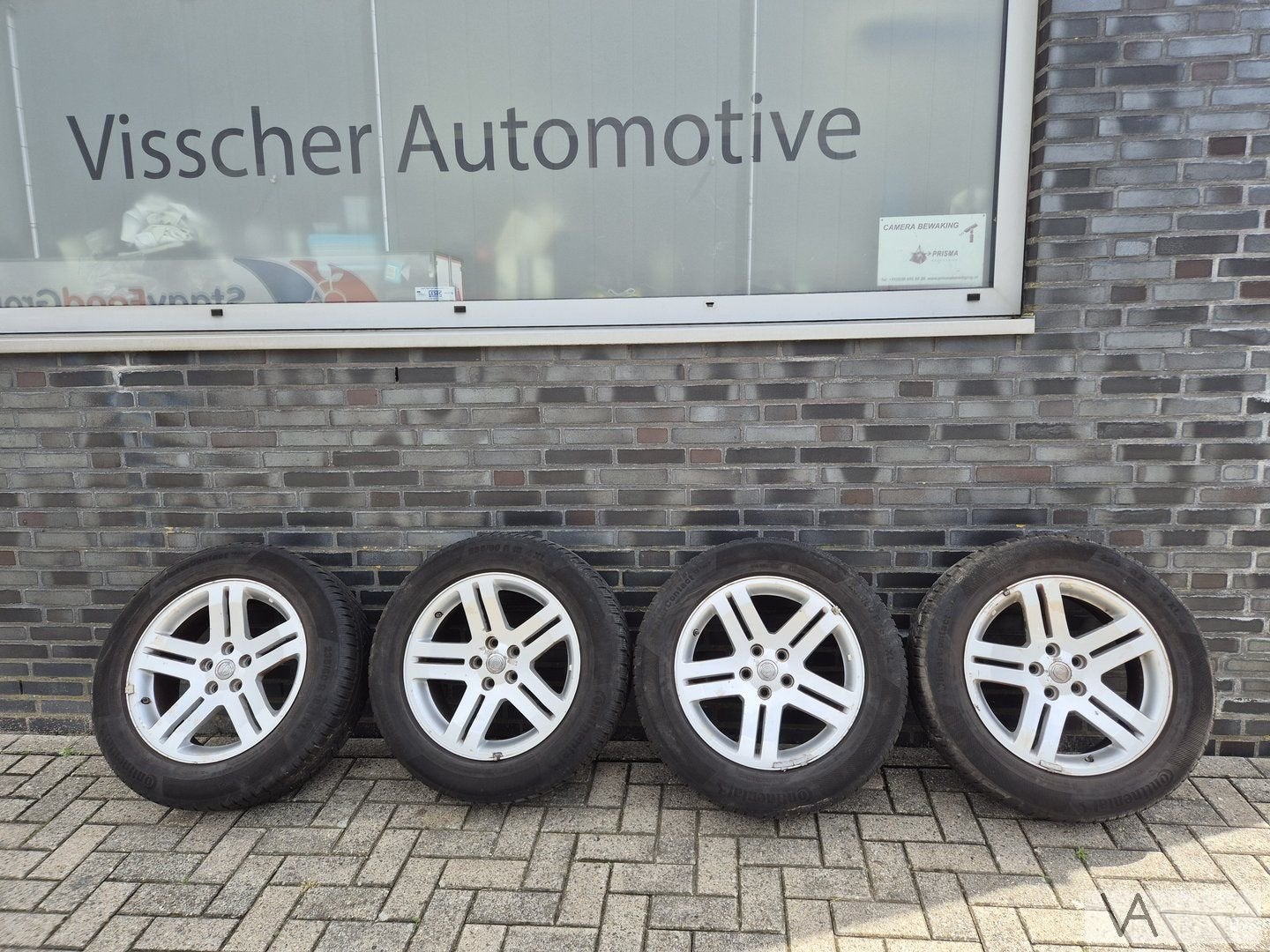 Chrysler 300c 2004 - 2010 set velgen met banden 18 inch 6mm, Gebruikt, -, -, Banden en Velgen