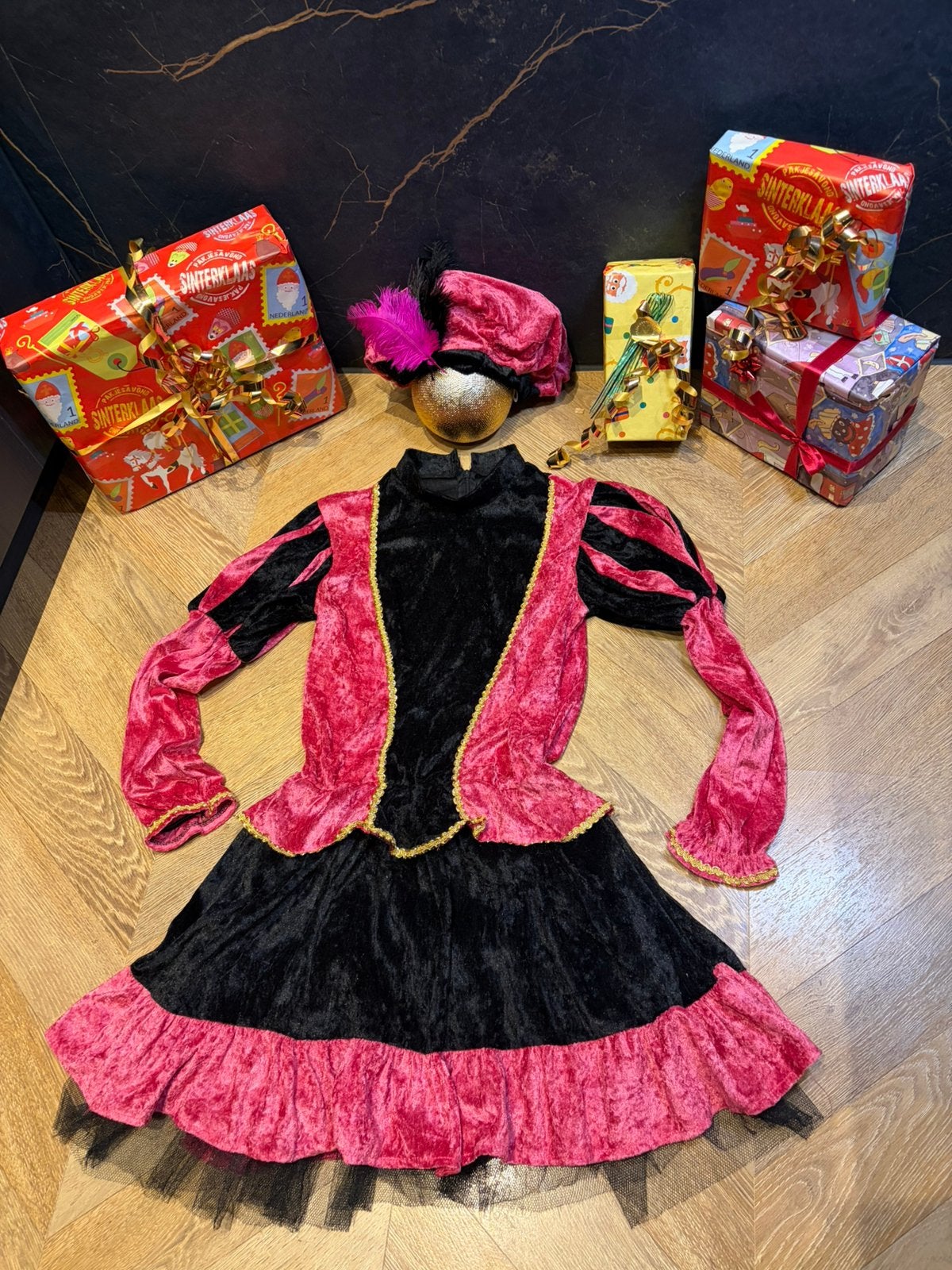 Pietenpak roze zwart maat 152 luxe set pietenjurk sint, Diversen, Ophalen of Verzenden, Zo goed als nieuw