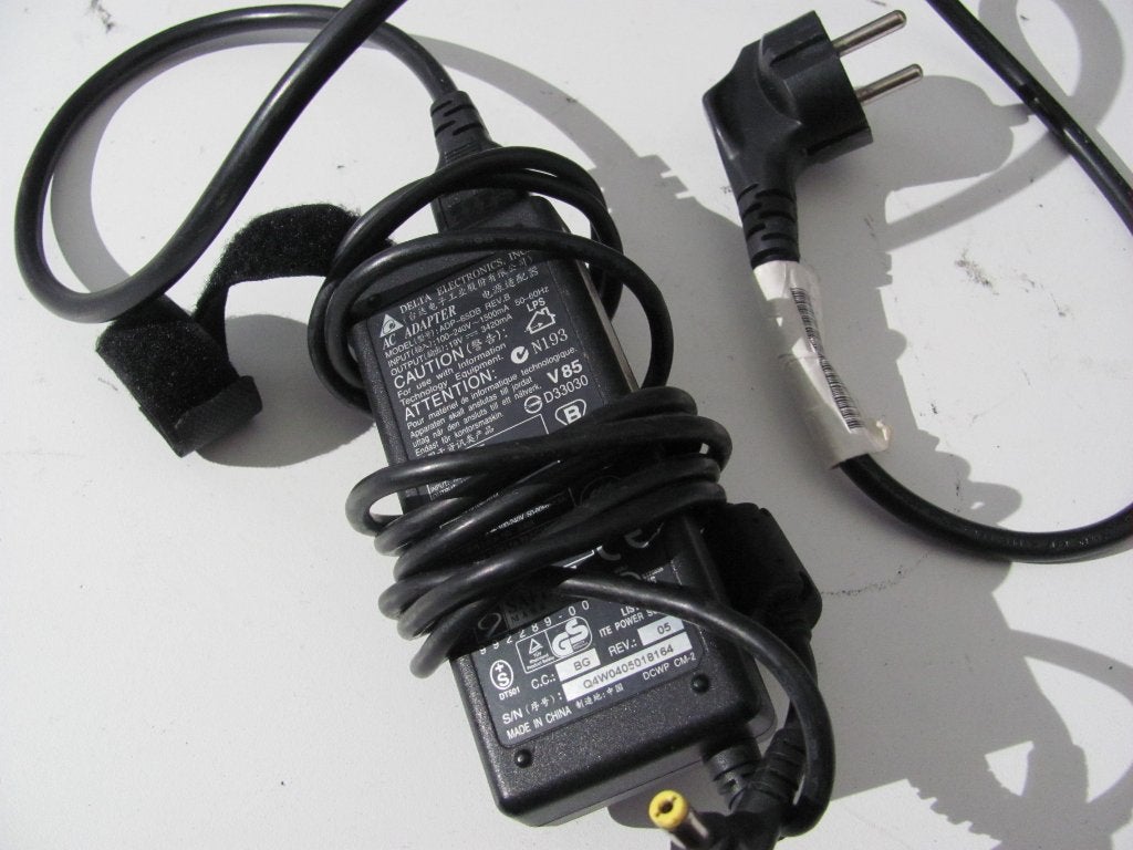 Delta electronics 19v 3420ma, Ophalen of Verzenden, Gebruikt, DELTA ELECTRONICS