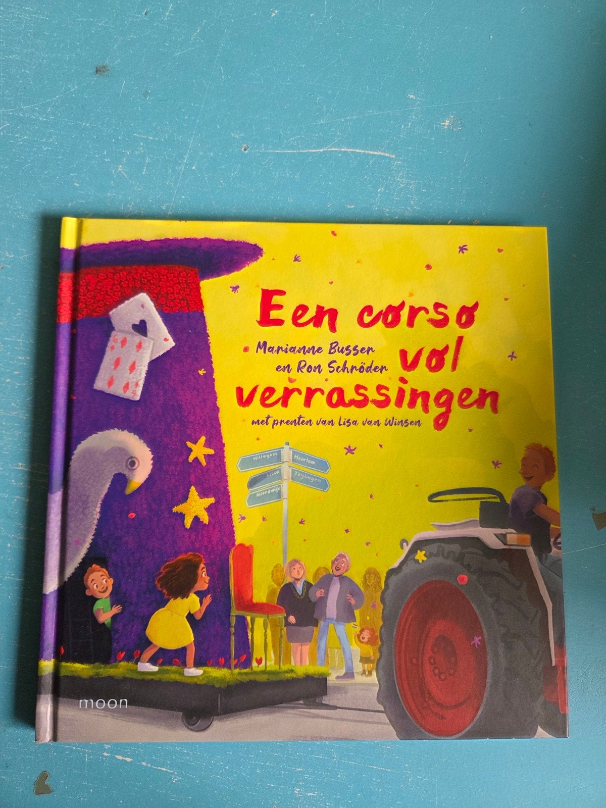 Een corso vol verrassingen - Kinderboek, Boeken, Gelezen, Marianne Busser en Ron Schröder, 5 of 6 jaar, Fictie algemeen
