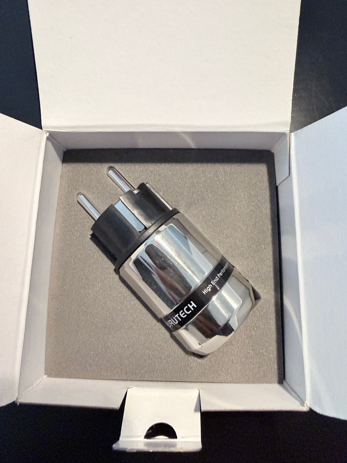 Furutech FI-E48 Rhodium Schukostekker (geen NCF) Nieuw, Ophalen of Verzenden, Nieuw, Overige kabels