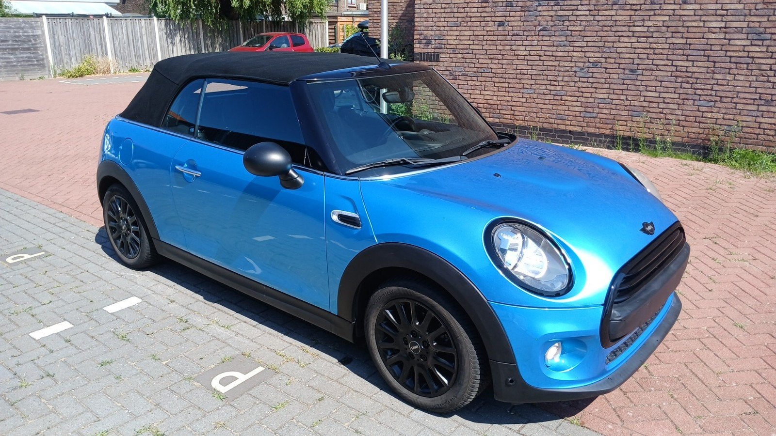 mini cooper cabriolet f57  bj 2017 nl kenteken, Auto's, Mini, Stof, Zwart, Cabriolet, Blauw