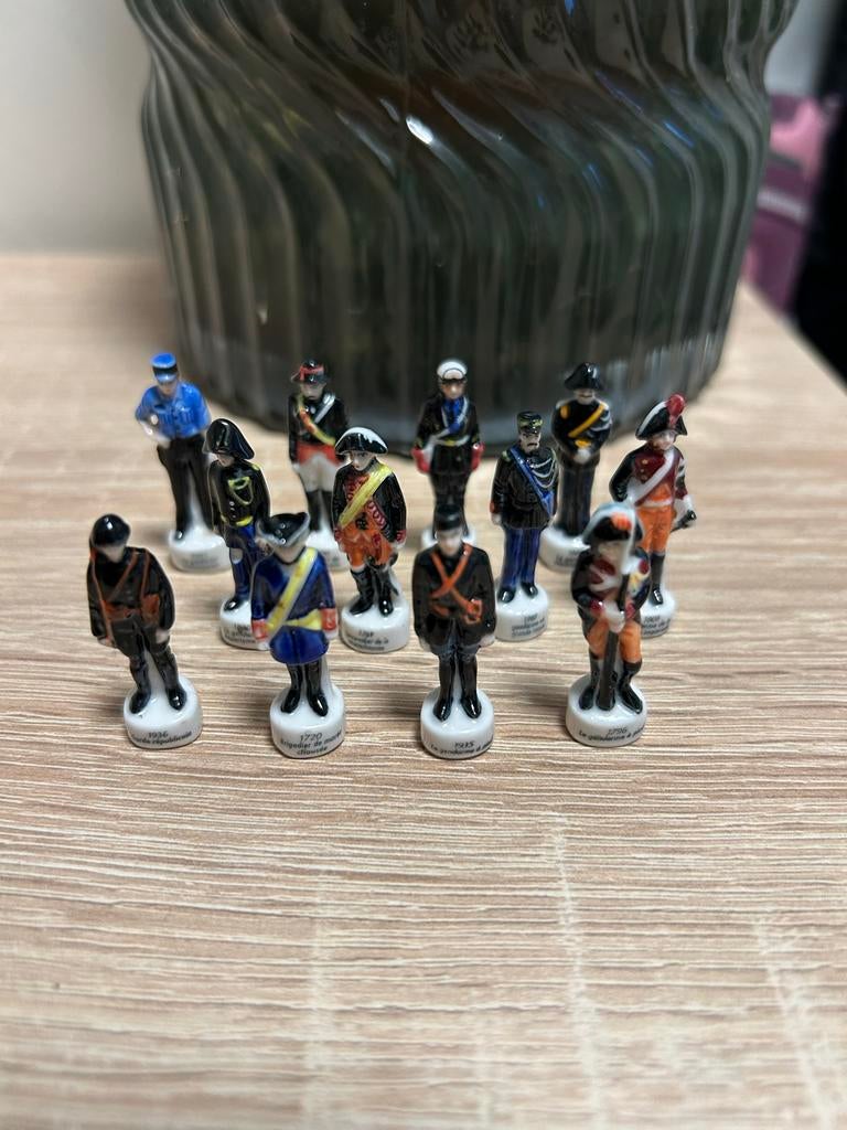 Porseleinen Fèves Koningscake - Napoleon & Soldaten, Verzamelen, Ophalen of Verzenden, Gebruikt, Mens