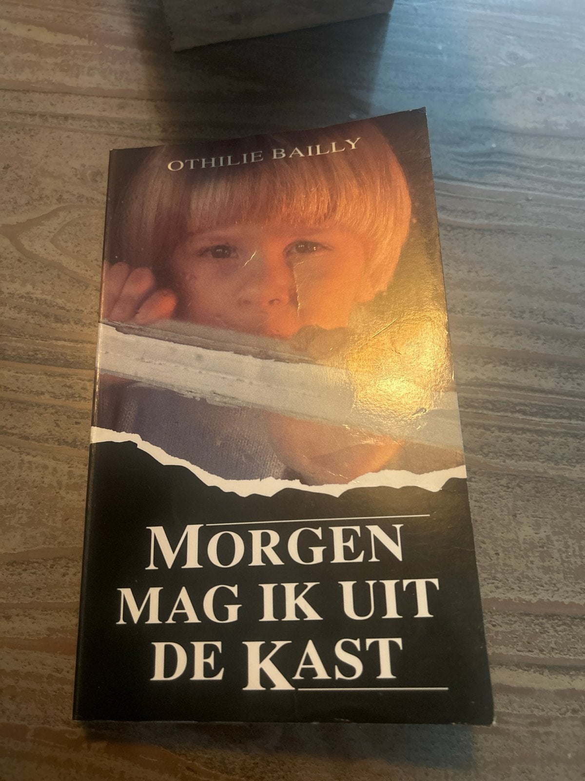 Morgen Mag Ik Uit De Kast - Othilie Bailly ( BIEDEN), Boeken, Ophalen of Verzenden, Gelezen, Europa overig