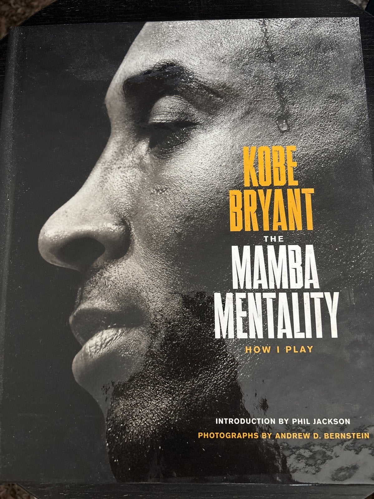 Kobe Bryant: The Mamba Mentality - How I Play, Ophalen of Verzenden, Zo goed als nieuw, Balsport