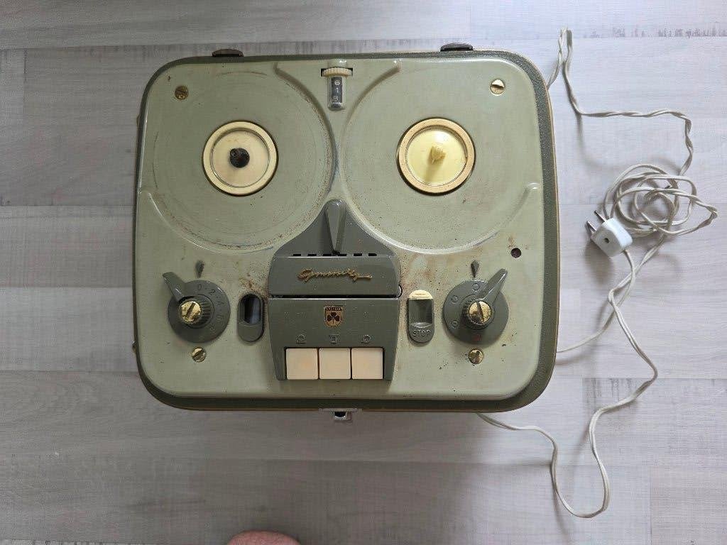 Grundig bandrecorder (begin 1960), Audio, Tv en Foto, Bandrecorders, Ophalen, Bandrecorder, Met stofkap