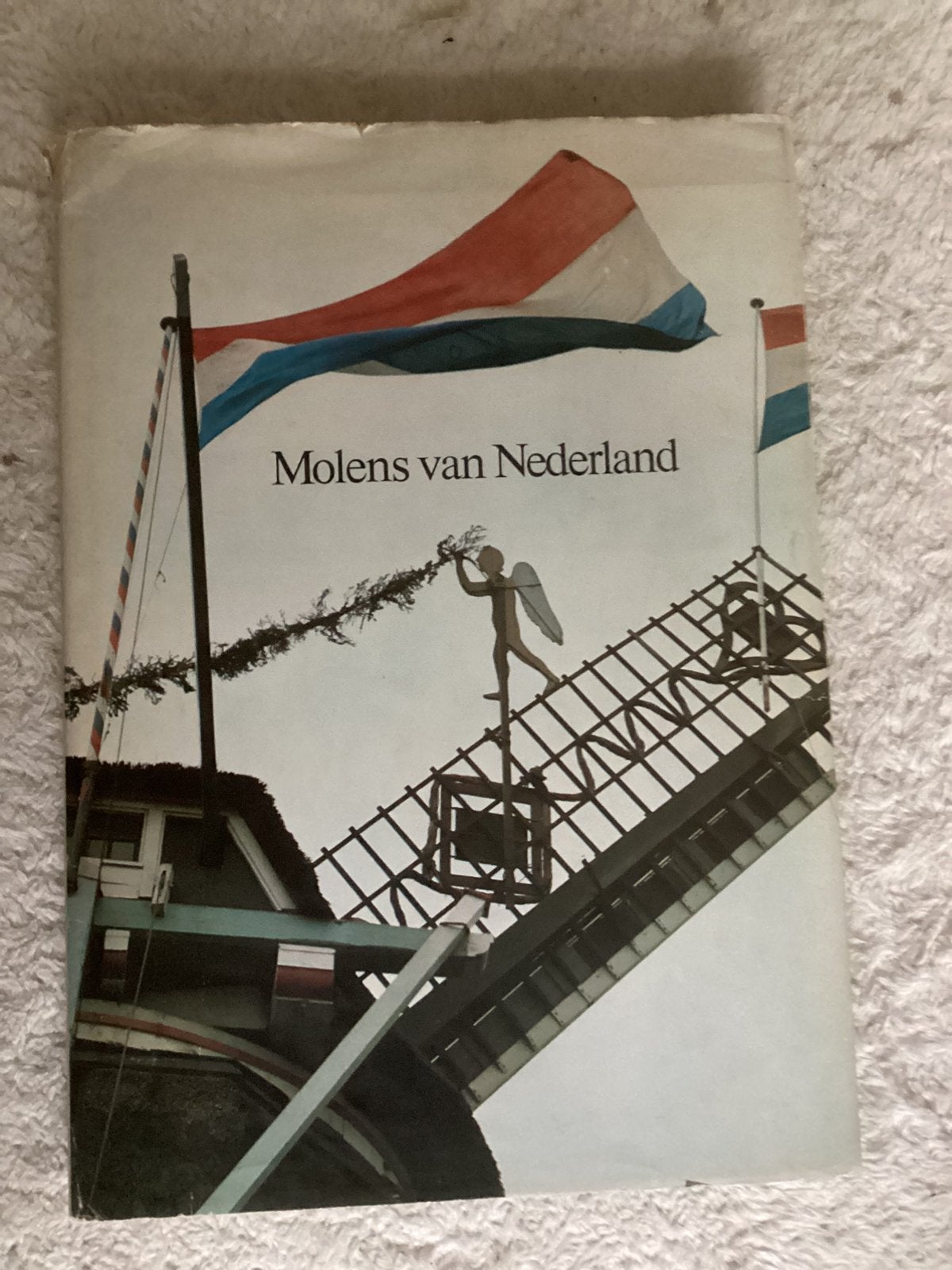 Molens van Nederland; tekst Herman Besselaar, Ophalen of Verzenden, Gelezen