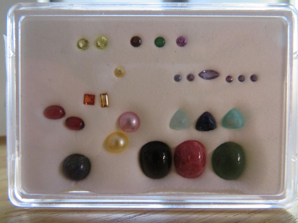 Collectie natuurlijke edelstenen en natuurlijke parels, Sieraden, Tassen en Uiterlijk, Edelstenen, Wilhelminastraat 2, 2964 CP,  Groot-Ammers