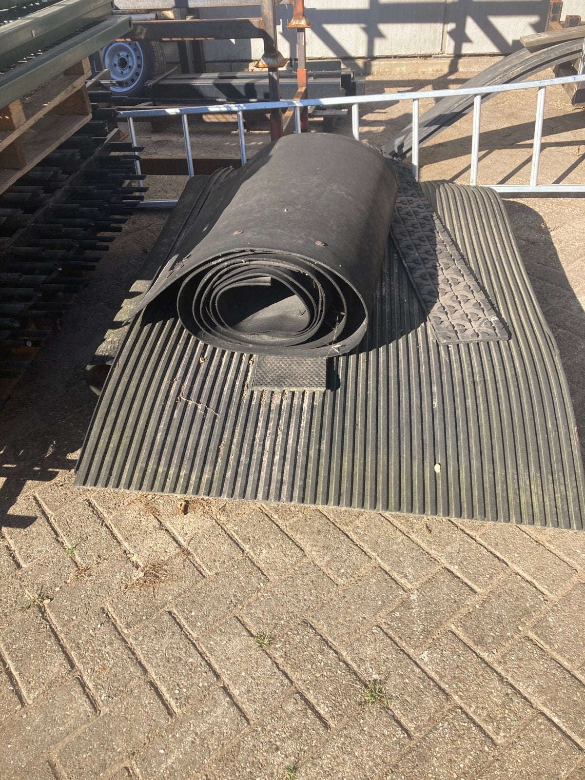 GRATIS rubber matten, Dieren en Toebehoren, Ophalen, Gebruikt