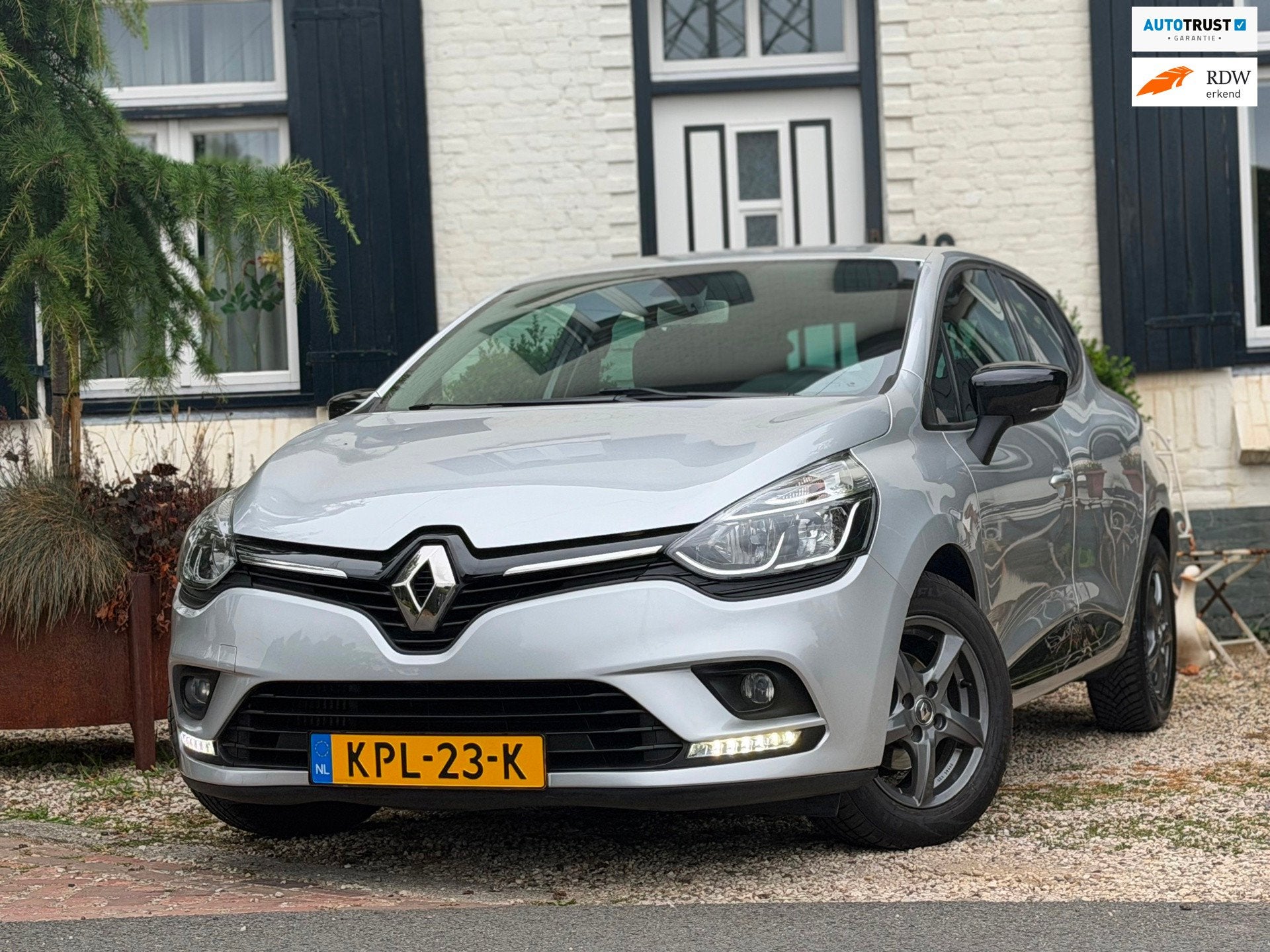 Renault CLIO 0.9 TCe Limited|Stoelverwarming|Navi|Bluetooth|, 898 cc, Gebruikt, 580 kg, Handgeschakeld
