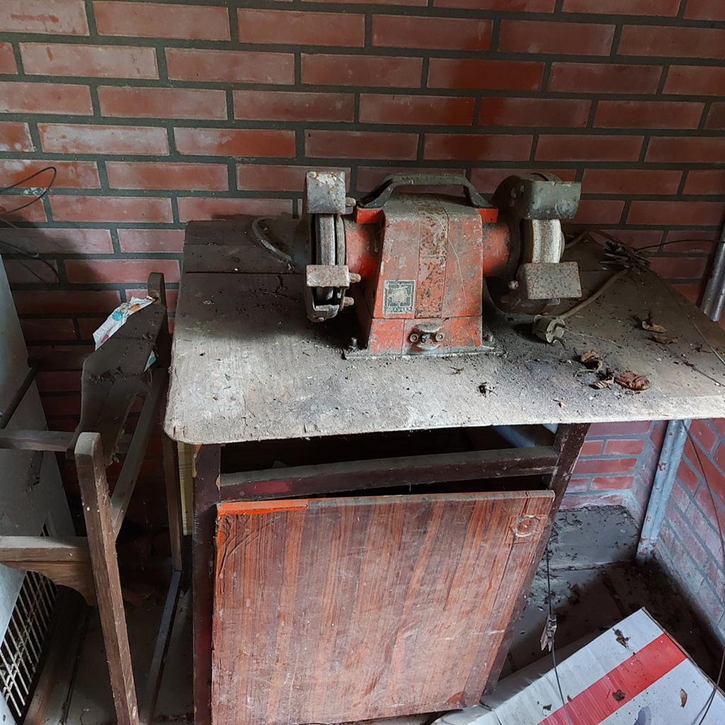 Oude Werkbankslijpmachine - Opknapper, Doe-het-zelf en Verbouw, Gereedschap | Slijpmachines, Ophalen
