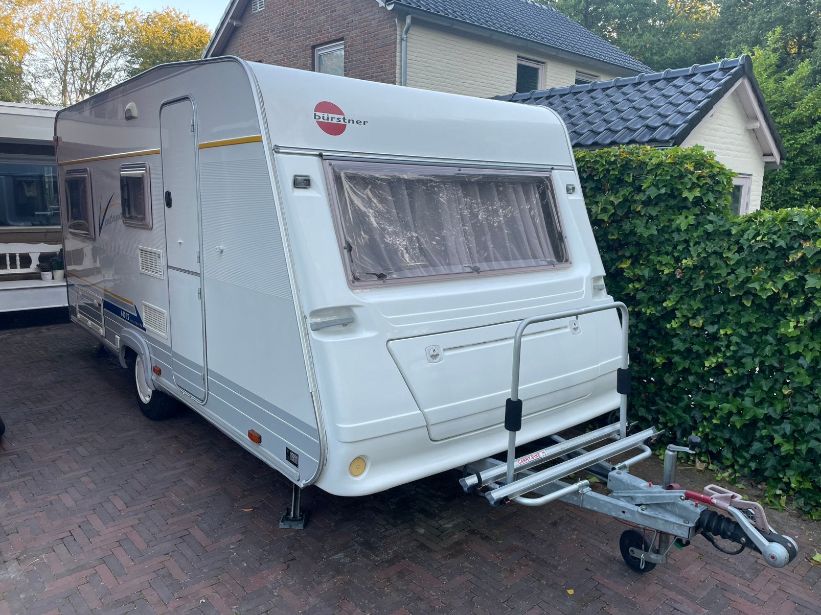 Burstner 440 met fransbed., Schokbreker, Frans bed, Treinzit, Particulier
