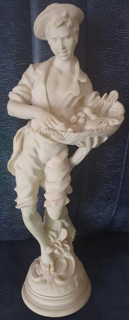 Mooi meissen beeld. Fruitverkoper., Ophalen of Verzenden