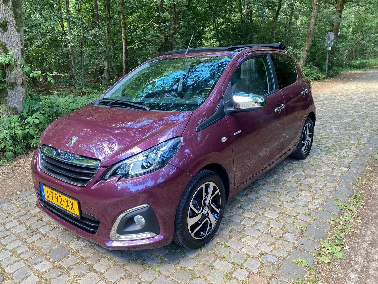 Peugeot 108 TOP! Allure 1.0 e-VTi 72 cabriolet, Auto's, Voorwielaandrijving, Stof, Gebruikt, Overige kleuren