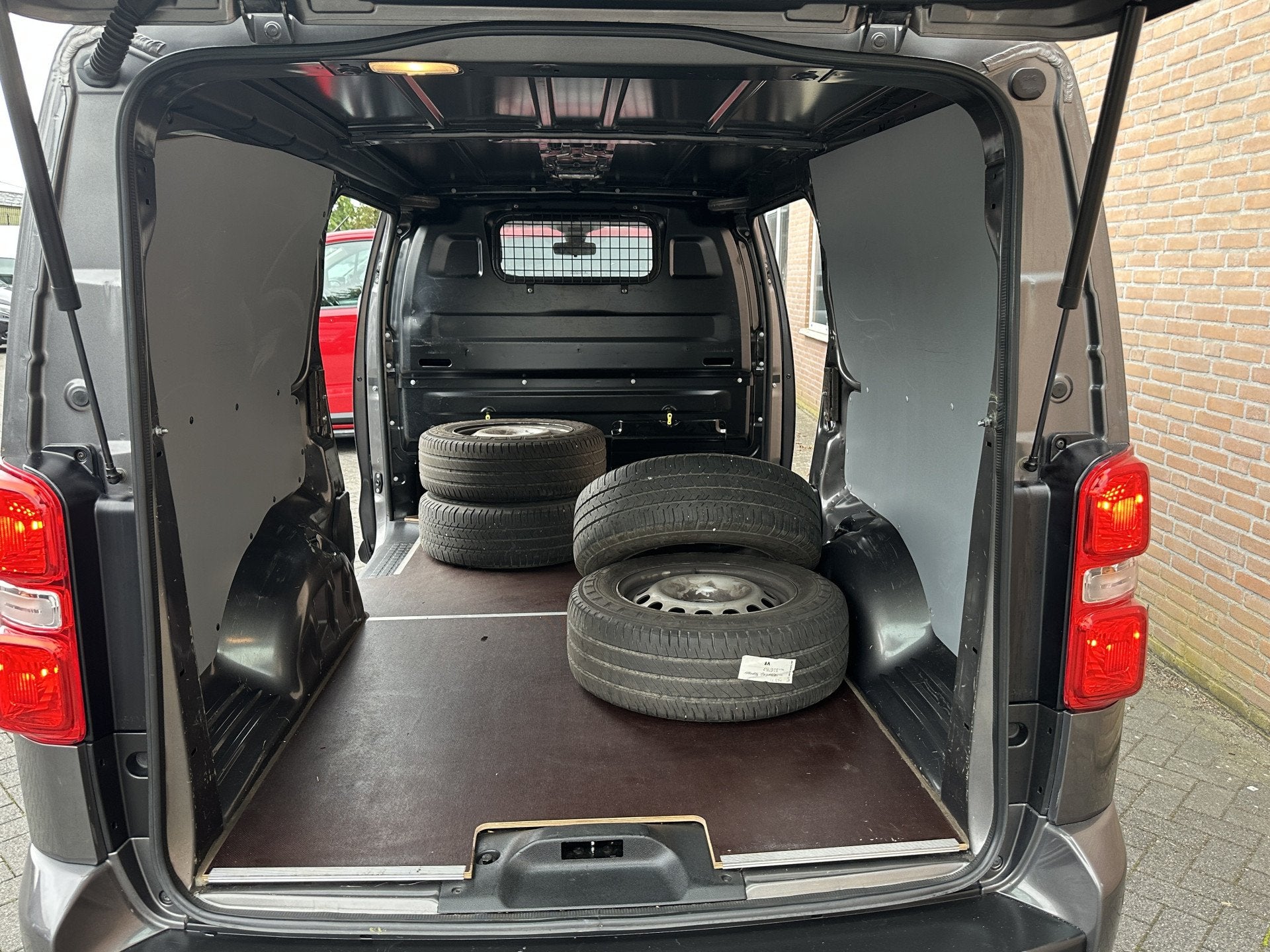 Peugeot Expert 2.0 BlueHDI 145PK L3H1 / 2x Schuifdeur / Carp, Voorwielaandrijving, 145 pk, Gebruikt, 4 cilinders