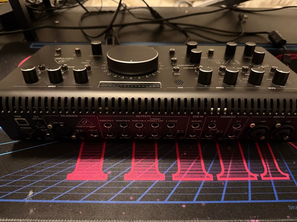 Behringer Studio XL with build in interface, Verzenden, Gebruikt, 10 tot 20 kanalen, Microfooningang
