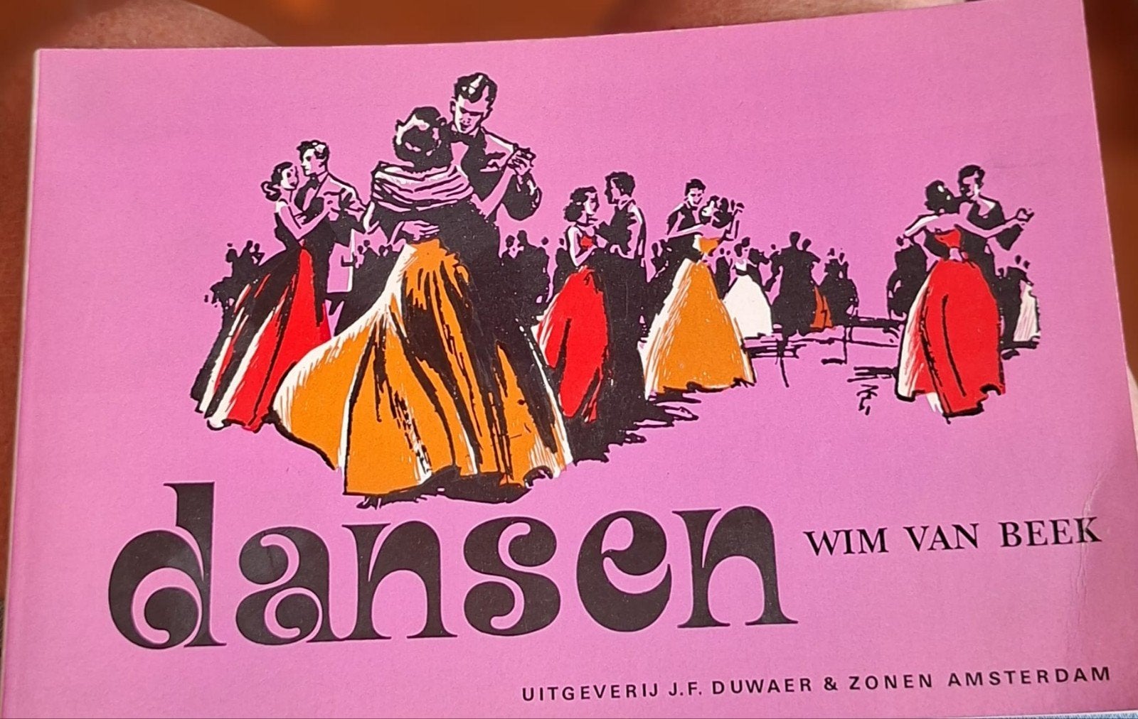 Dansen - Wim van Beek - Vintage Boek, Ophalen of Verzenden, Gelezen, Wim van Beek, Nederland