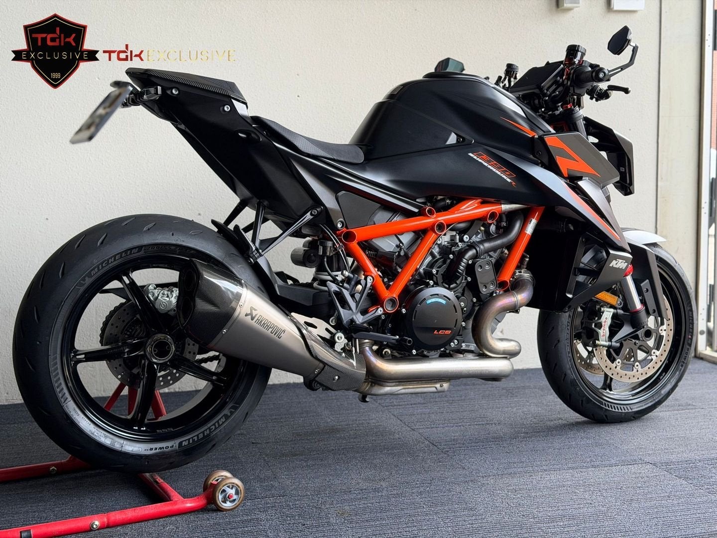 KTM 1390 SUPERDUKE R BTW 2024 7.172 KM 1290 SUPER DUKE, 2 cilinders, Motorrijbewijs A, Bedrijf, 1350 cc