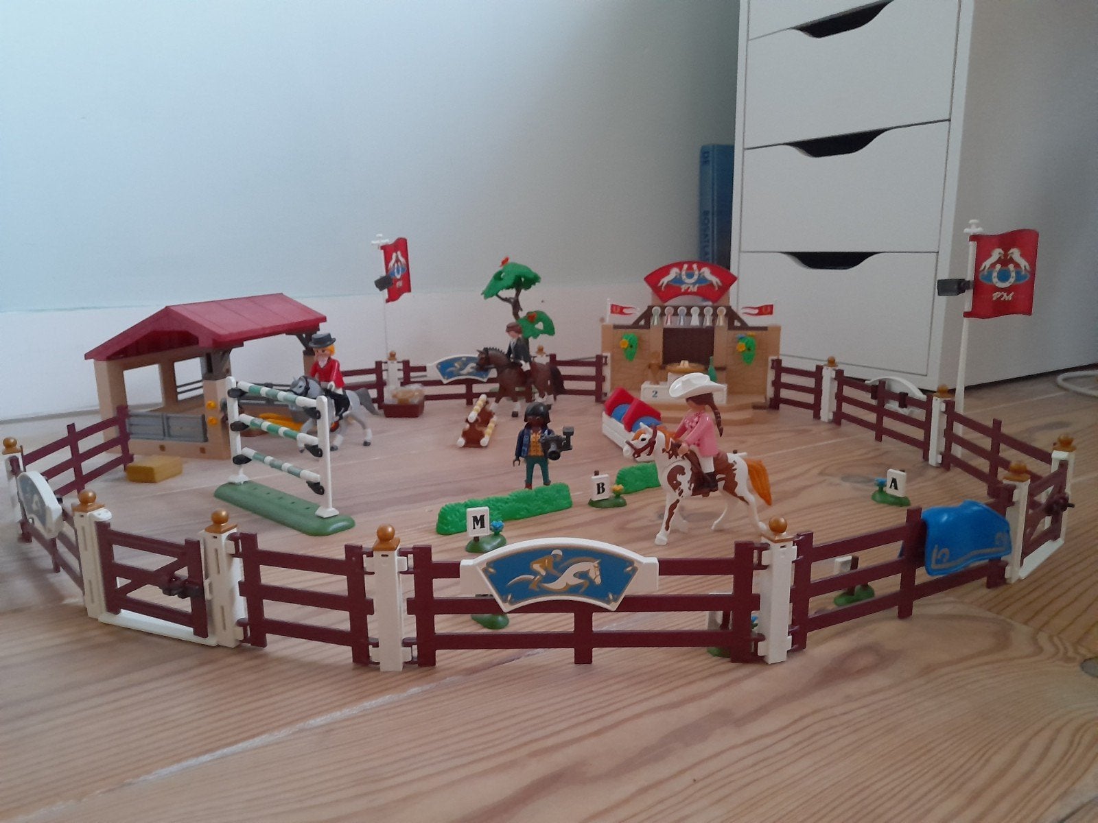 Playmobil Paardenshow 70337 - met extra's, Kinderen en Baby's, Speelgoed | Overig, Ophalen of Verzenden, Zo goed als nieuw, Jongen of Meisje