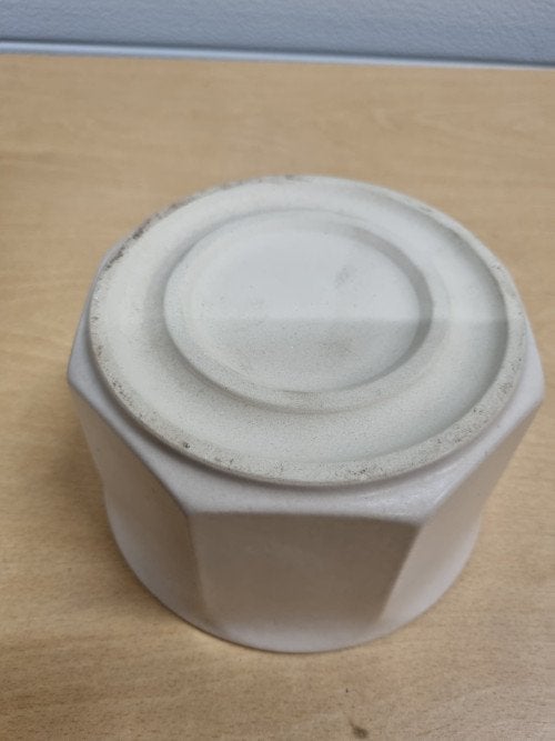 Bloempot beige aardewerk, Ophalen of Verzenden, 'T Olde Gre-j, Info@toldegrej.nl, Endepoelstraat 20f Didam