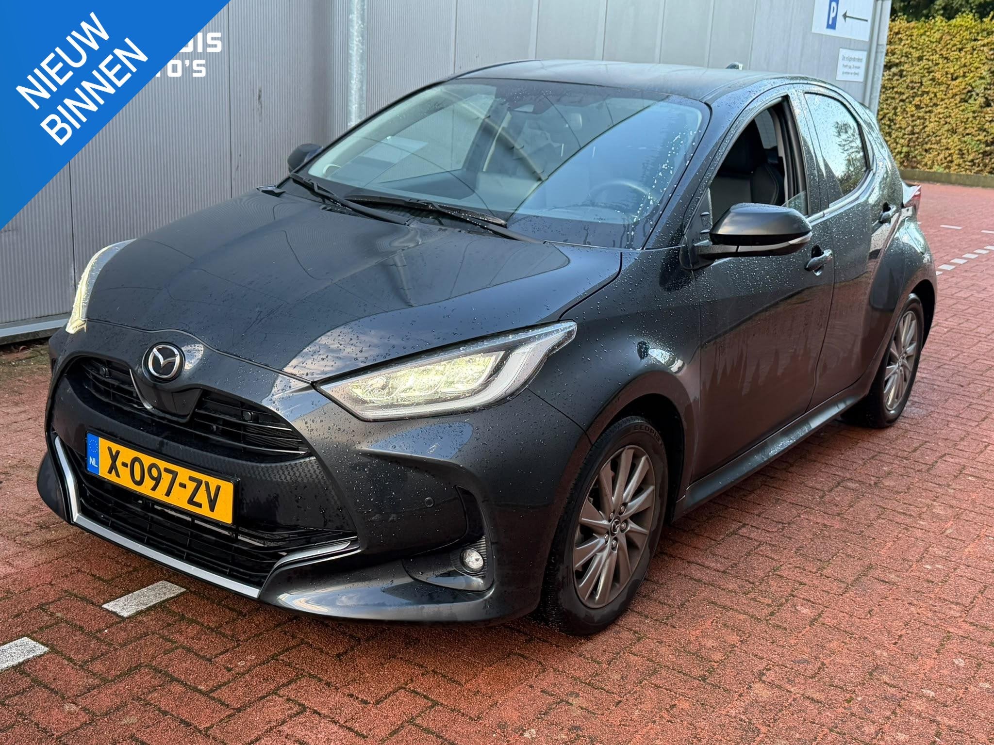 Mazda 2 Hybrid 1.5 Agile STUUR/STOELVERWARMING / LED / NAP, Auto's, 450 kg, Gebruikt, Euro 6, Bedrijf