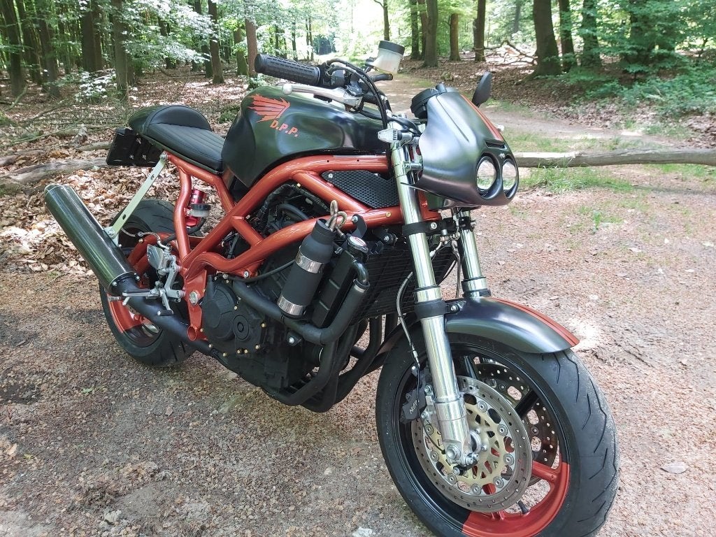 honda  eigenbouw streetfighter fireblade  cb900rr, Motoren, 893 cc, 4 cilinders, Motorrijbewijs A, Gebruikt