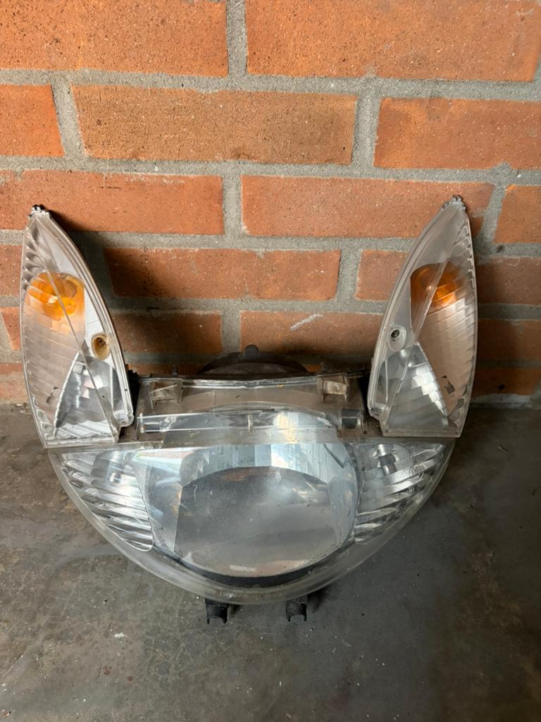 Voorlamp plus knipperlichten Vivacity 2T, Ophalen, Zo goed als nieuw, Peugeot