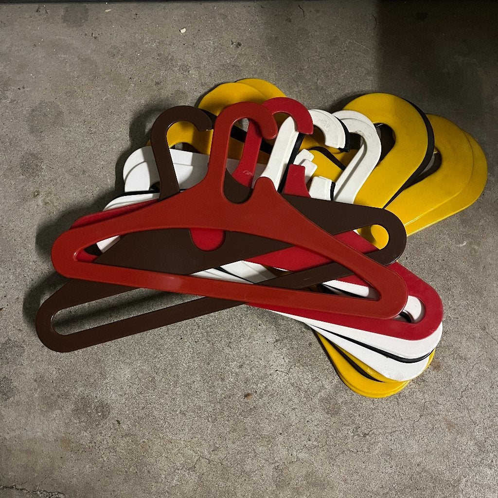retro kunststof kledinghangers Karhumuovi Flair, Kunststof, Gebruikt, Mdesign, Overige typen