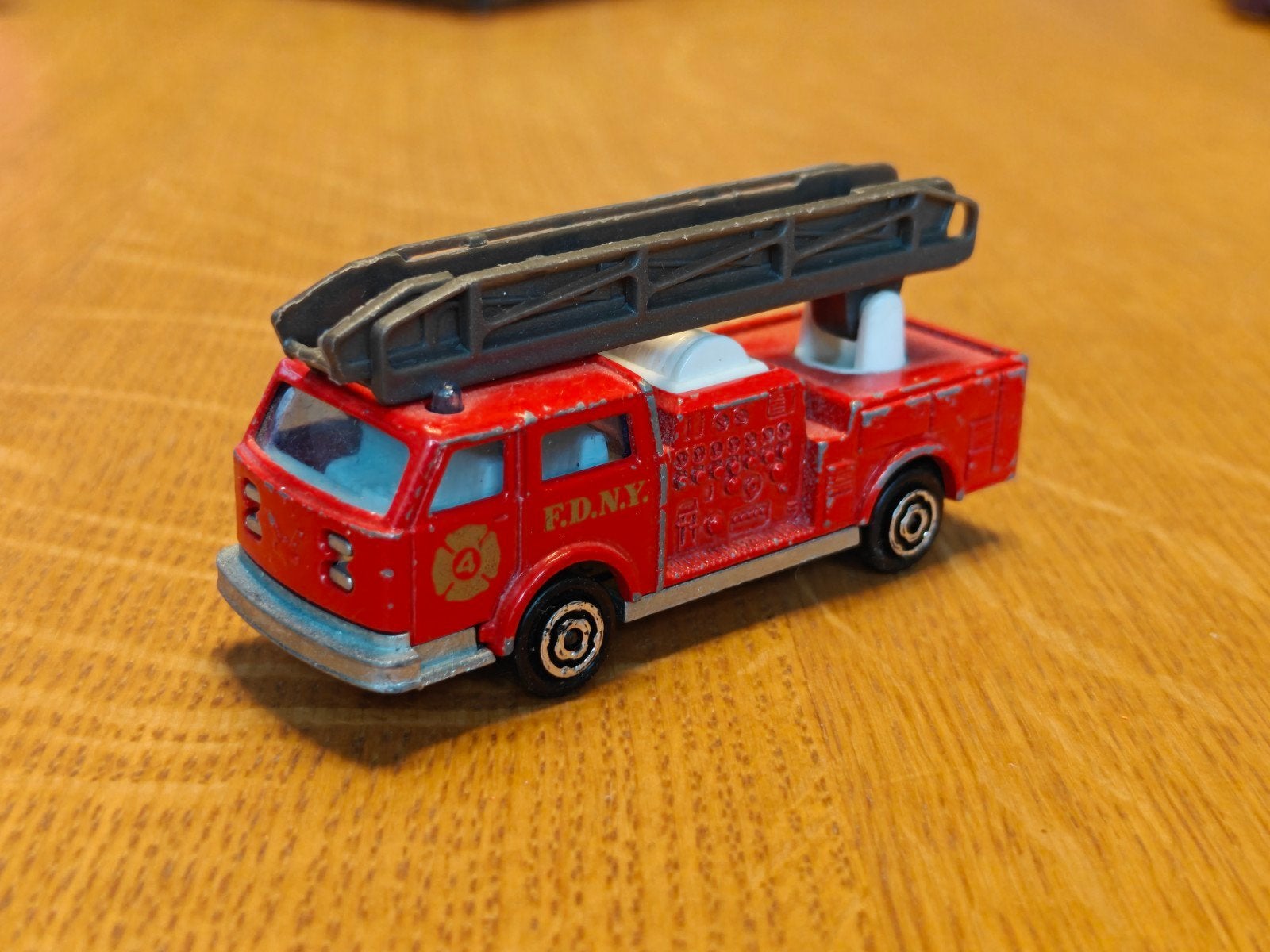 Majorette Brandweer Pompier ROOD, Ophalen of Verzenden, Zo goed als nieuw, Bus of Vrachtwagen