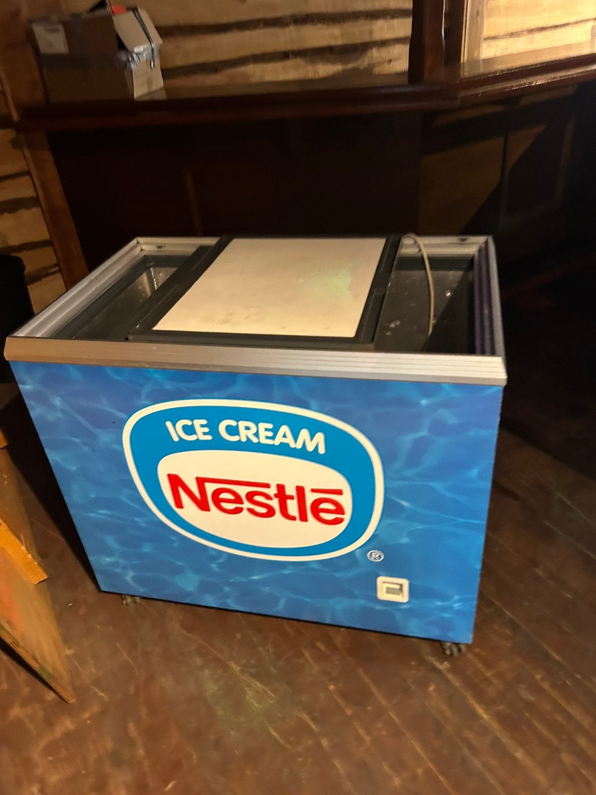 Nestle ice cream vriezer, Ophalen, Zo goed als nieuw, Elektrisch