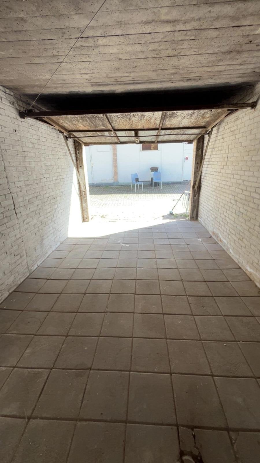 Ruime garagebox ca. 18m² Amalia van Solmsplaats, Dordrecht, Zuid-Holland
