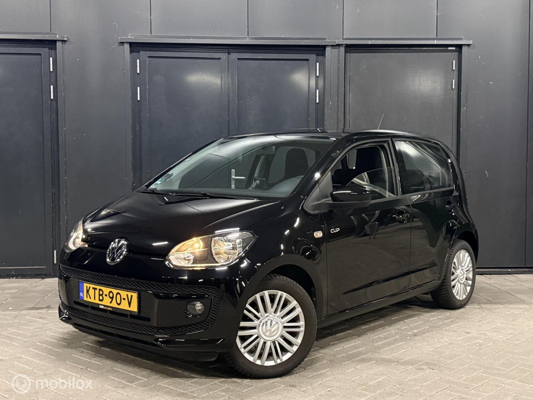 Volkswagen Up! 1.0 cup up! 75pk BlueMotion stoelverwarming, Auto's, Voorwielaandrijving, Gebruikt, Up!, Zwart