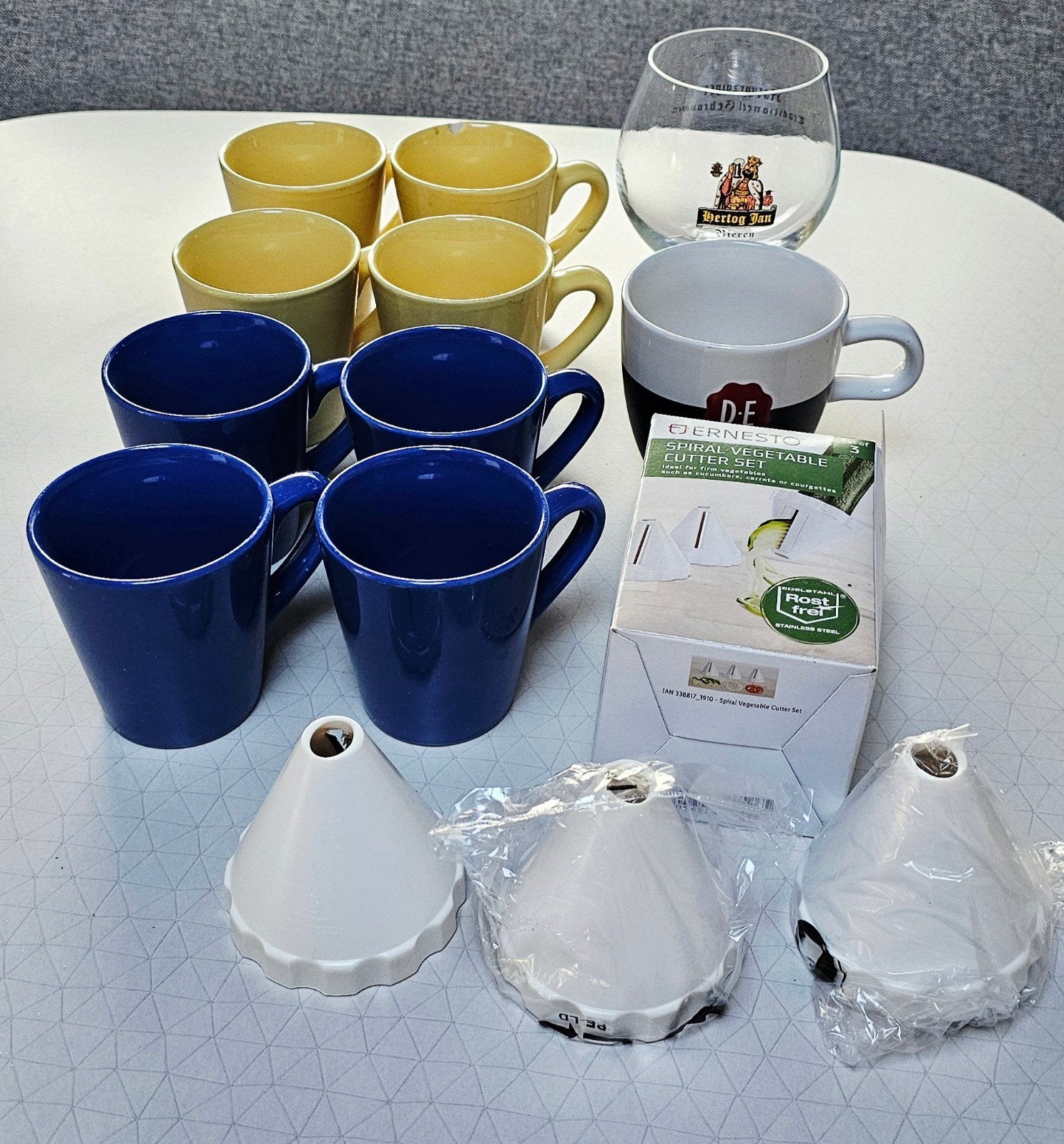 Caravan inventaris: kopjes, glas, groentesnijder, Caravans en Kamperen, Ophalen of Verzenden, Gebruikt
