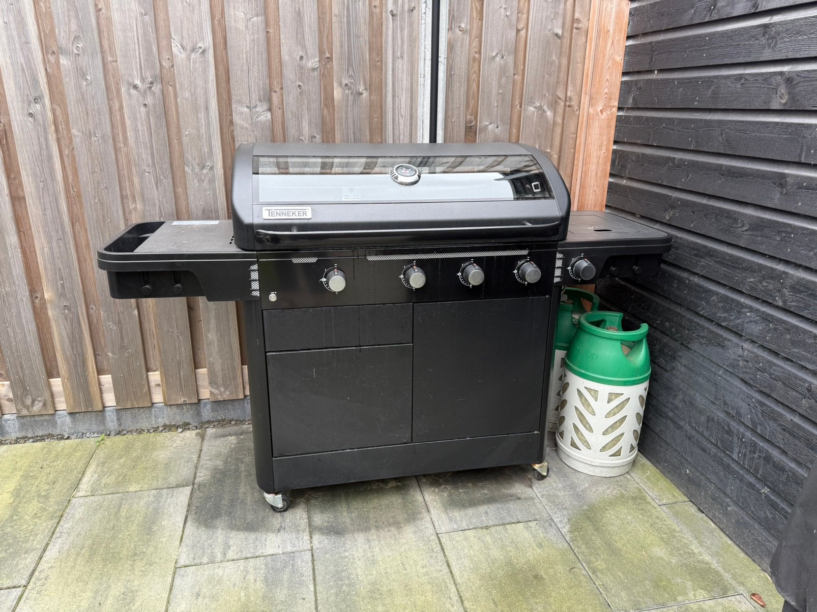 Tenneker gasbarbeque - Nu op te halen !, Ophalen, Zo goed als nieuw