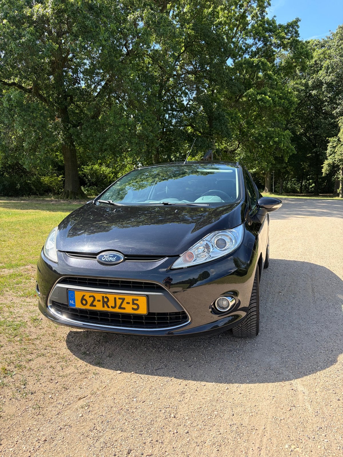 Ford Fiësta 1.6 Ti-vct 88KW 3DR 2011 Zwart met subwoofer, Auto's, Ford, 1596 cc, 31 €/maand, 4 cilinders, Zwart