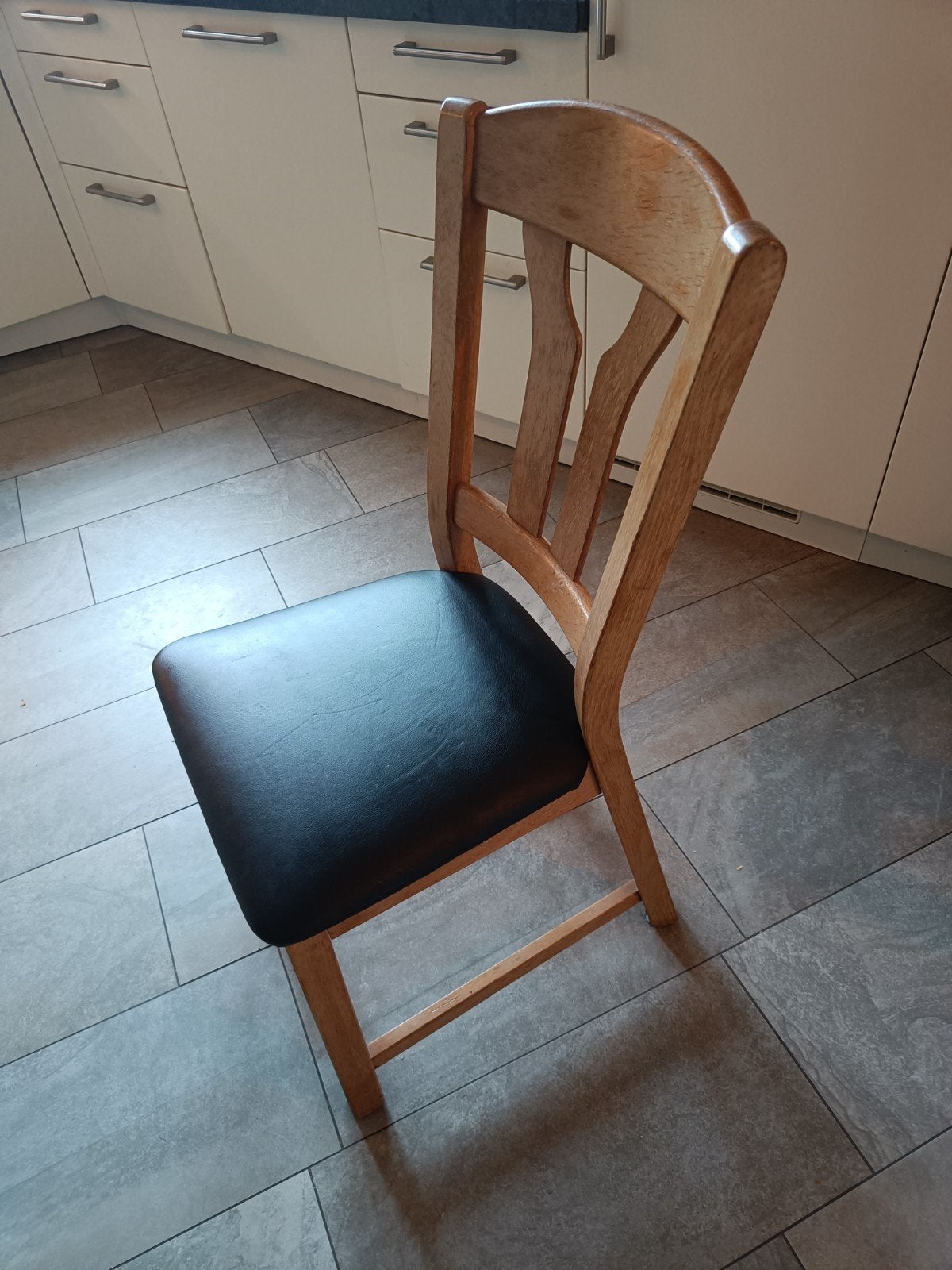 Vijf (ofzes) massief houten stoelen, Huis en Inrichting, Stoelen, Ophalen, Gebruikt, Hout, Vijf, Zes of meer stoelen