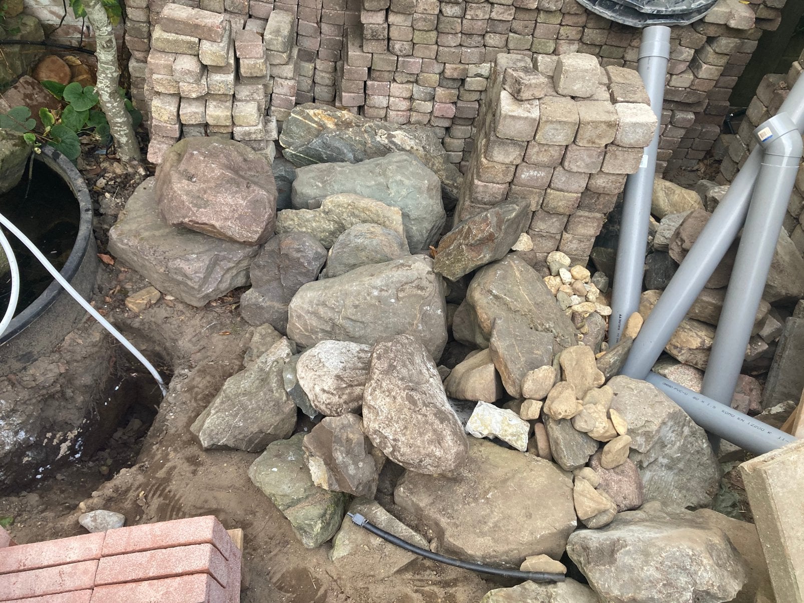 Grote en kleine stenen keien, Tuin en Terras, Ophalen, Zo goed als nieuw