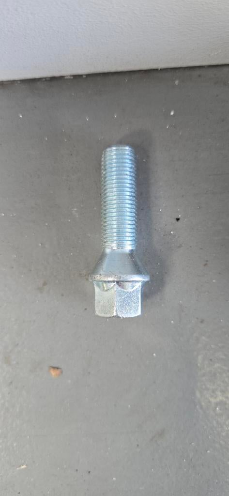 Wielbouten m14x1.5  40 mm lang, Ophalen of Verzenden, Nieuw, Minder dan 50 mm, Bouten of Moeren