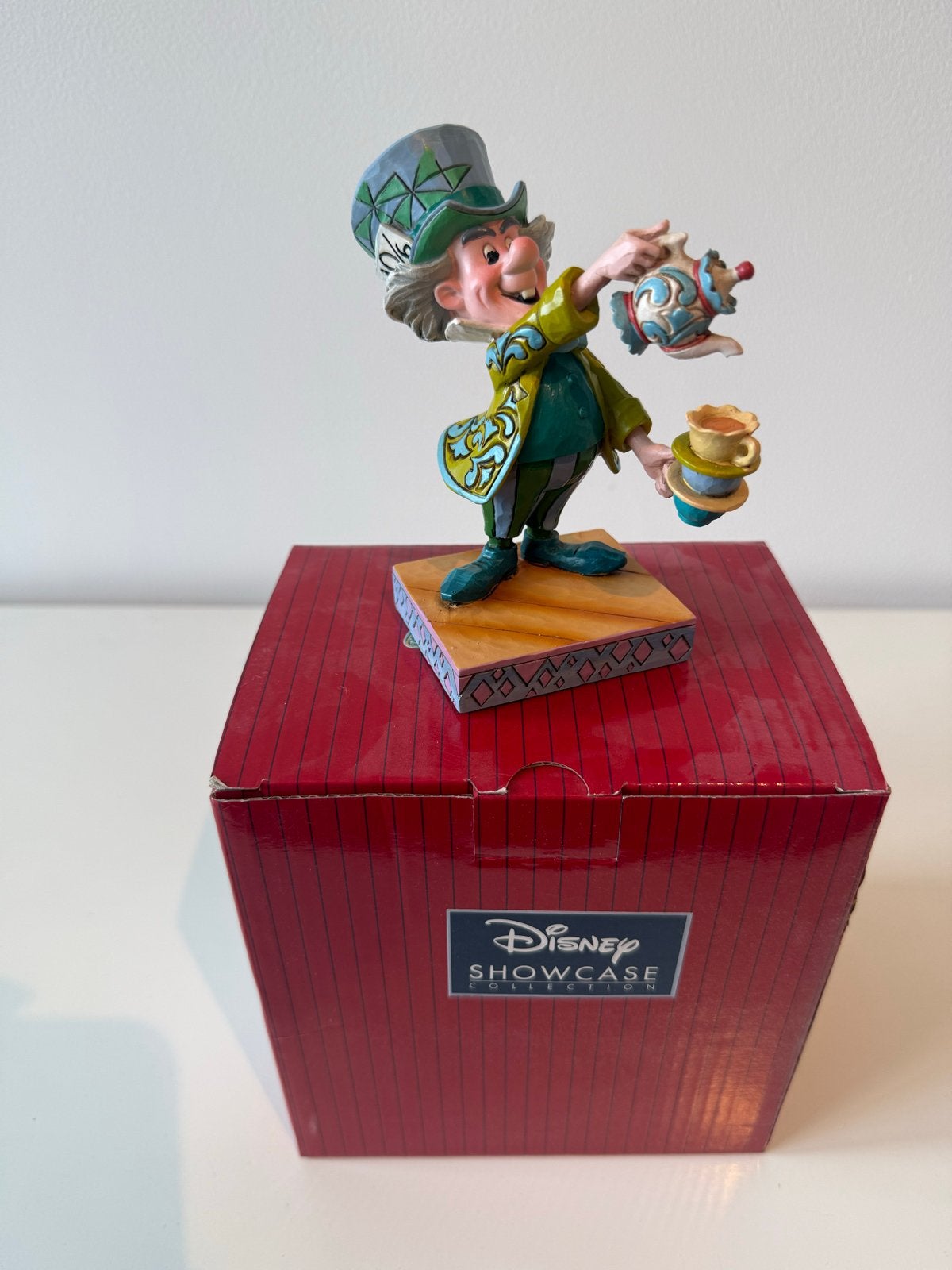 Disney Showcase Mad Hatter beeldje - Alice in Wonderland, Ophalen of Verzenden, Overige figuren, Zo goed als nieuw, Beeldje of Figuurtje