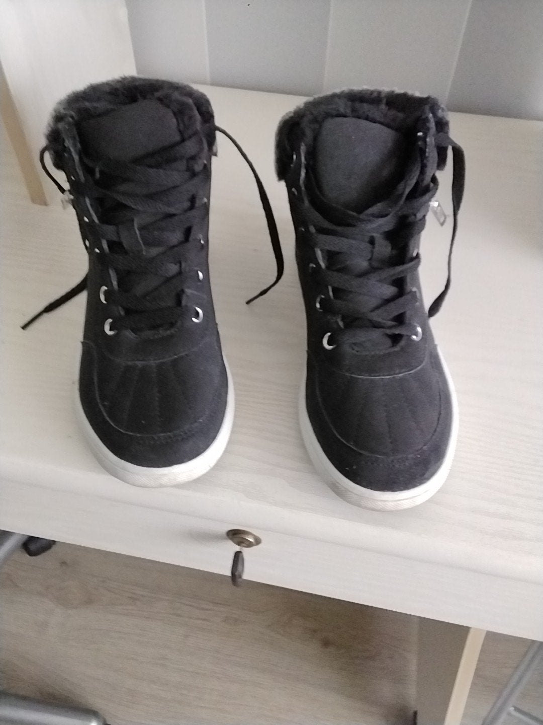Zwarte sneakers met bontvoering, maat 37, Ophalen, Zo goed als nieuw, Zwart, Sneakers of Gympen