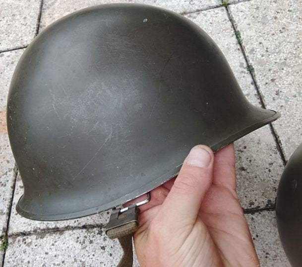 Vintage Legerhelm - Groen, Verzamelen, Militaria | Algemeen, Ophalen of Verzenden, Overige soorten, Overige gebieden, Helm of Baret