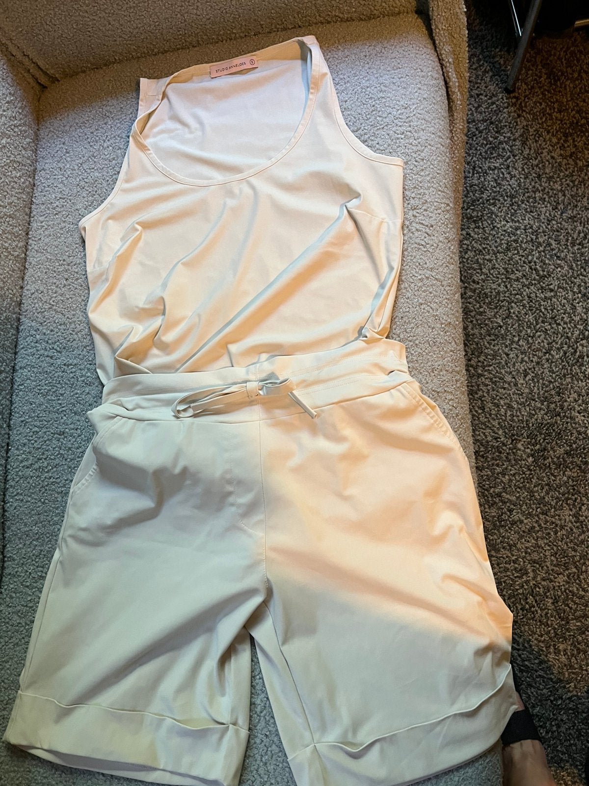 Studio Anneloes set bermuda mt XS en top S in kit, Kleding | Dames, Broeken en Pantalons, Overige kleuren, Kort, Ophalen of Verzenden