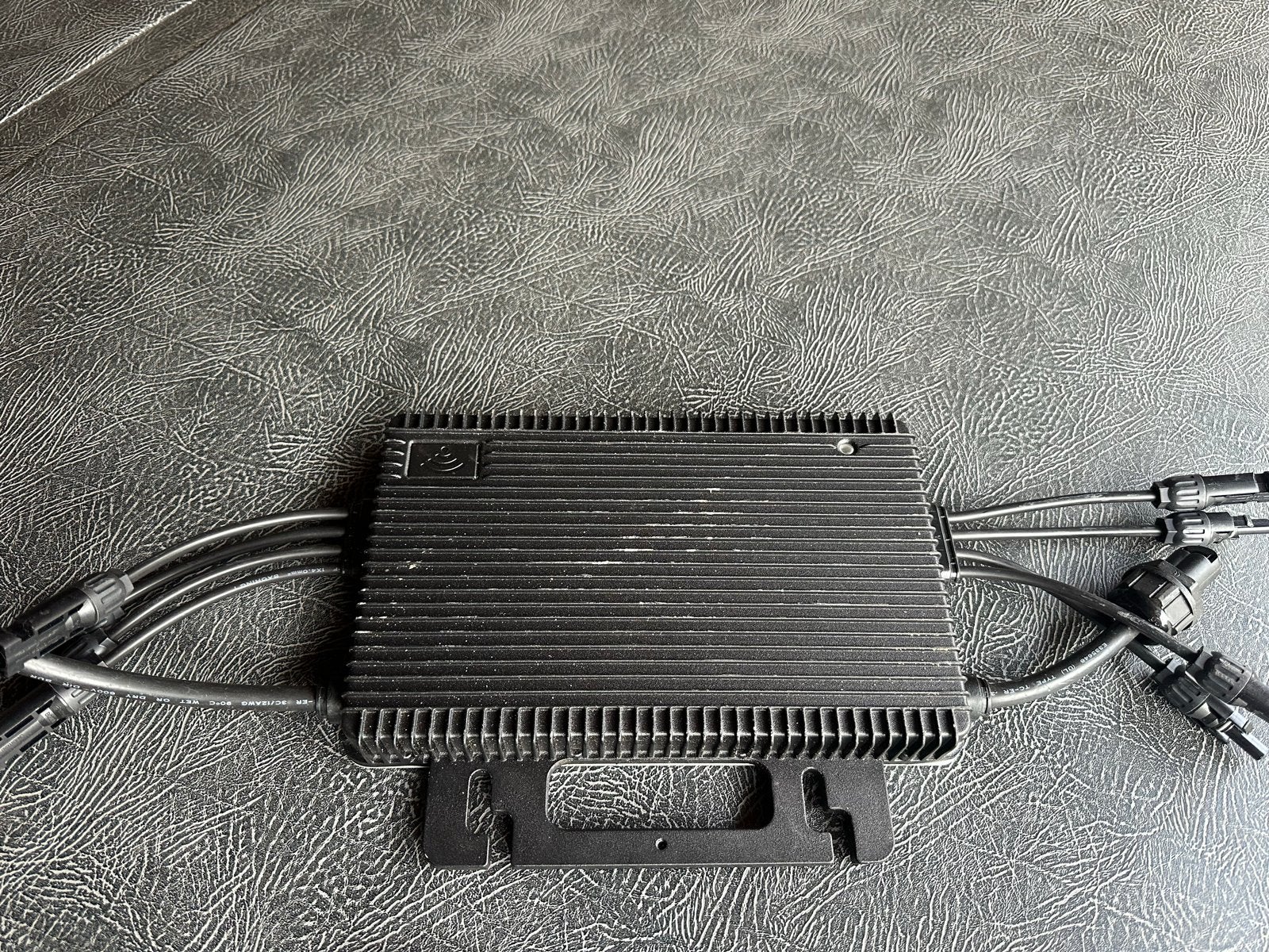 Hoymiles MI-1200 Micro-omvormer voor max 4 zonnepanelen, Ophalen of Verzenden, Gebruikt, Overige typen, 200 wattpiek of meer