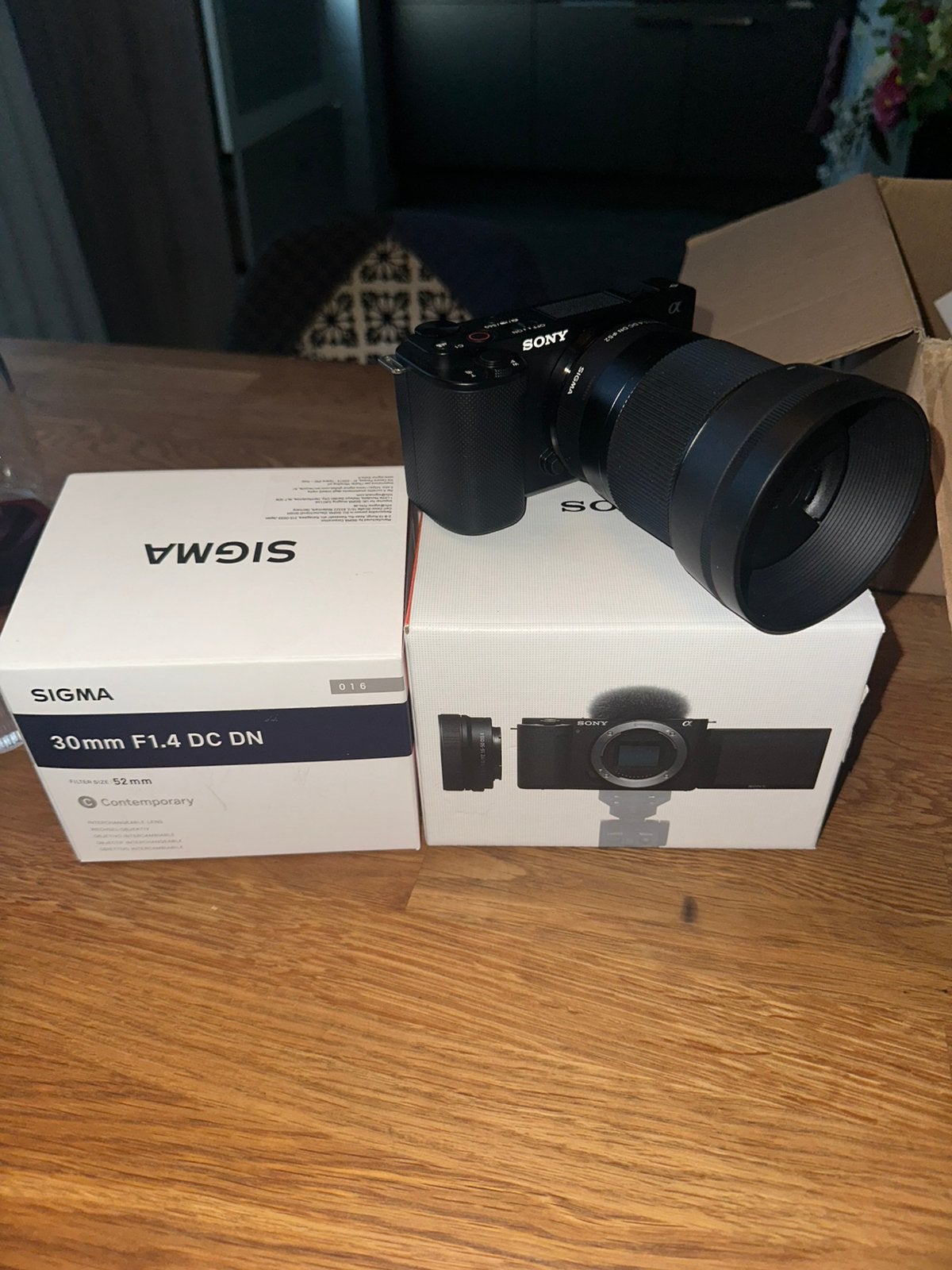 Sony ZV-E10 + SIGMA 30mm F1.4 DC DN lens en accesoires, Ophalen of Verzenden, Zo goed als nieuw, Sony, 20x of meer