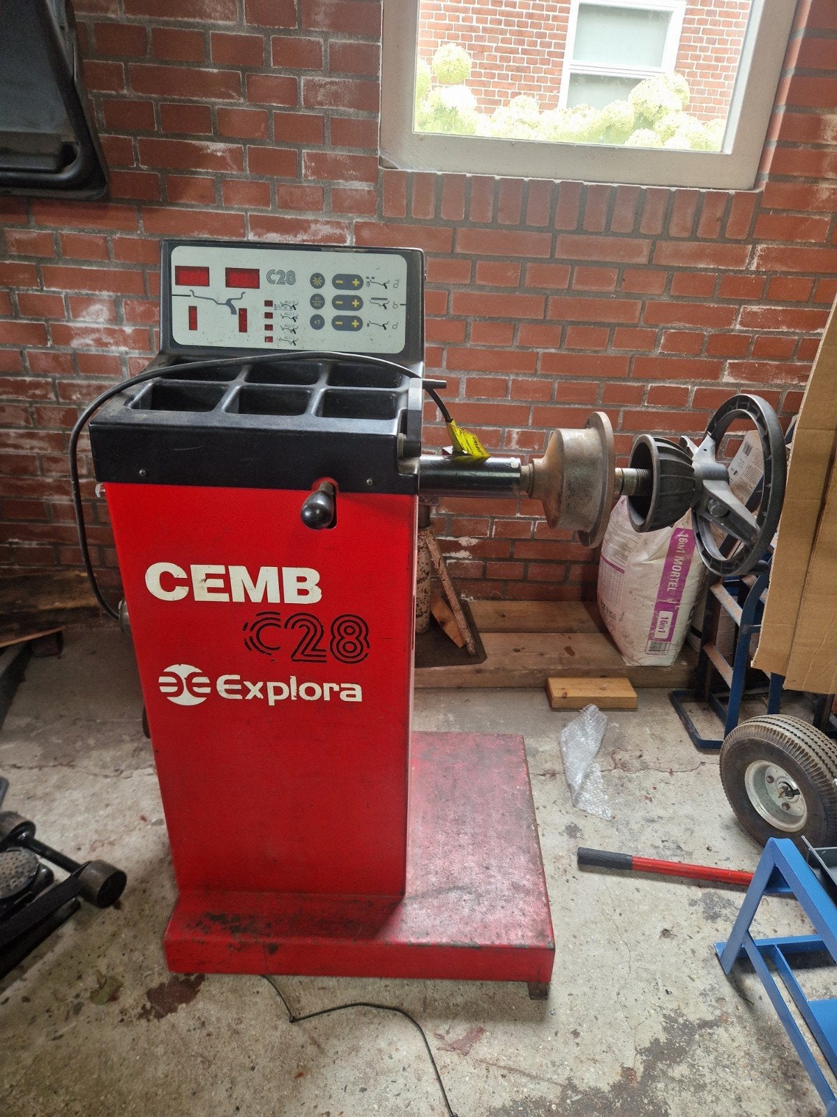 CEMB C28 Explora Bandenbalanceermachine, Ophalen of Verzenden, Gebruikt