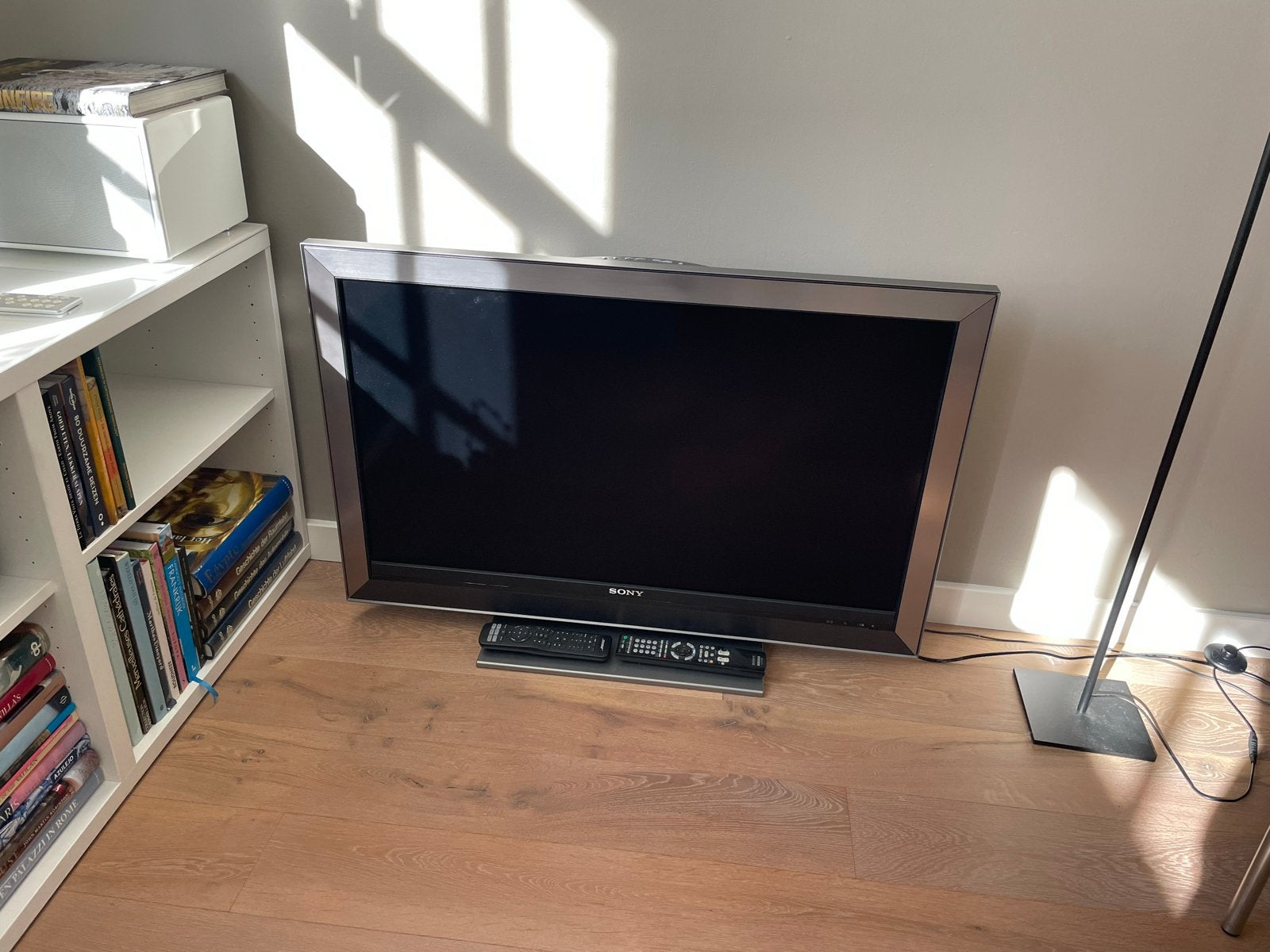 Grote Sony LCD TV KDL-40W3000 - 1 meter diagonaal