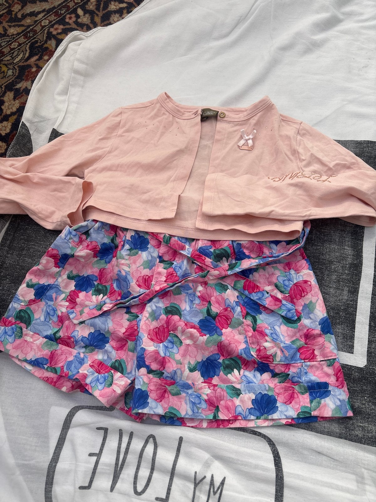 Zomerse set: Roze bolero en bloemenbroekje, Ophalen of Verzenden, Gebruikt, Meisje