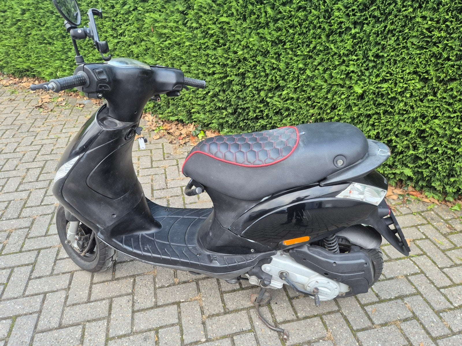 Piaggio Zip Scooter - Zwart, Goed Onderhouden, Fietsen en Brommers, Ophalen, Gebruikt, Maximaal 45 km/u, Zip