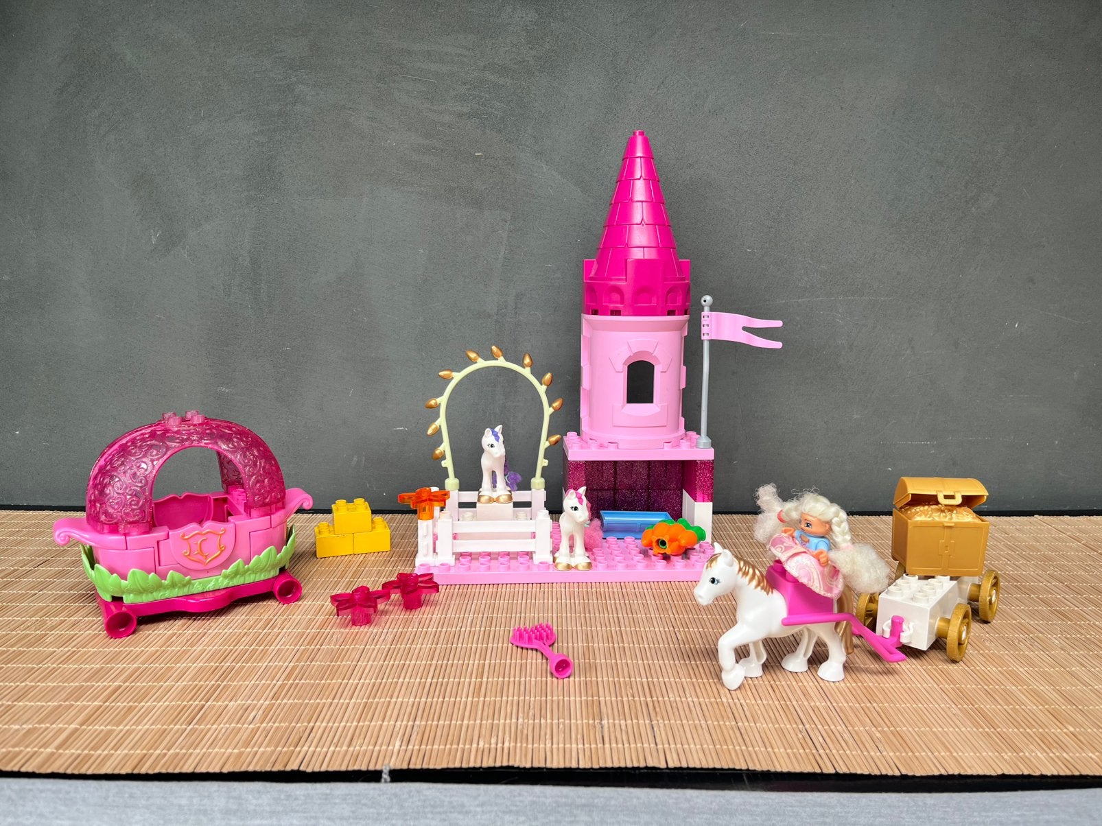 LEGO DUPLO 4828 - koninklijke stal, Ophalen of Verzenden, Gebruikt, Duplo